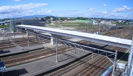 有明連絡橋（駅舎側から昇降棟側）