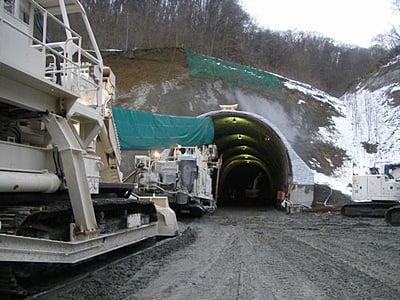 新茂辺地トンネル東工区（延長L=2,500m）